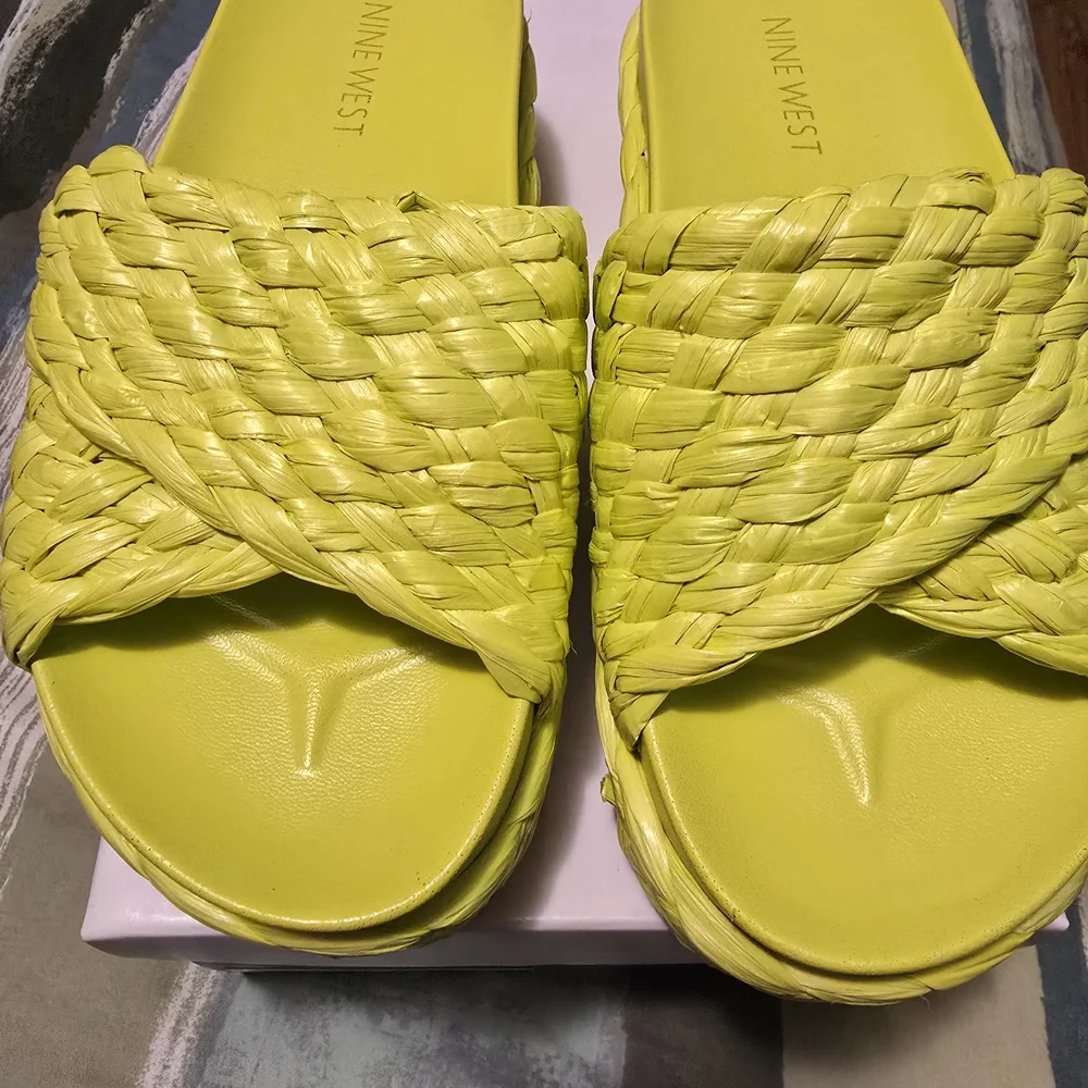 Nine West Medium Green Shoes - Picture 5 of 6